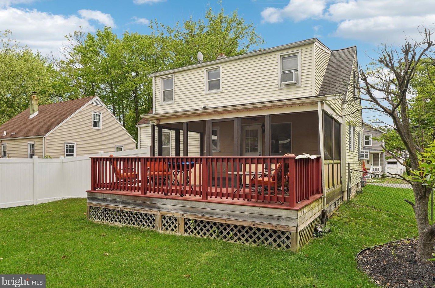 9 Hawthorne Ave, Trenton NJ  08638-2823 exterior