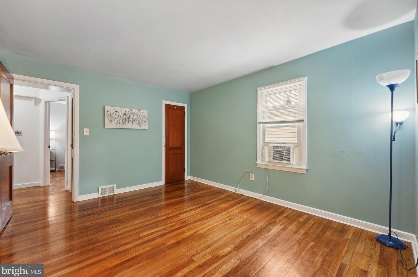 9 Hawthorne Ave, Trenton NJ  08638-2823 exterior