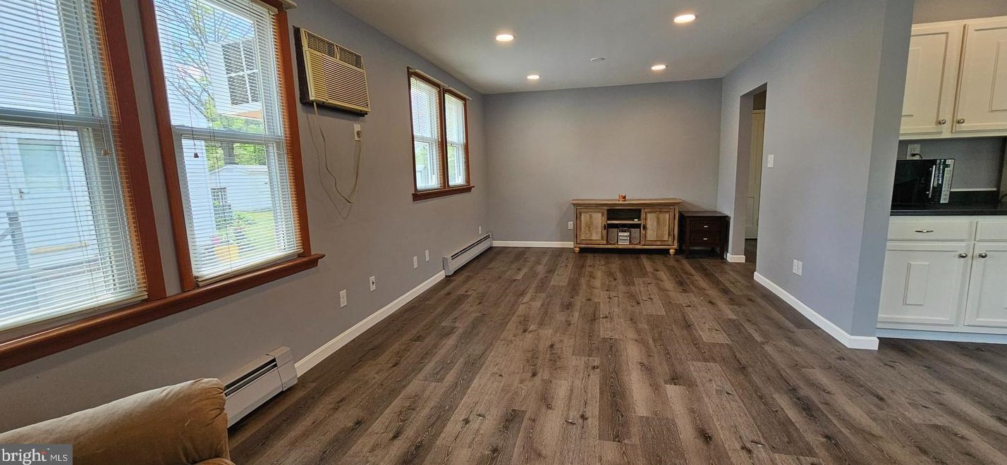 136 Springdale Ave, Trenton, NJ 08620-1226