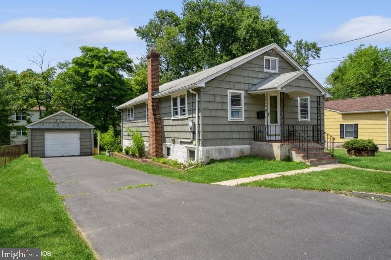 1569 12th St, Trenton, NJ 08638
