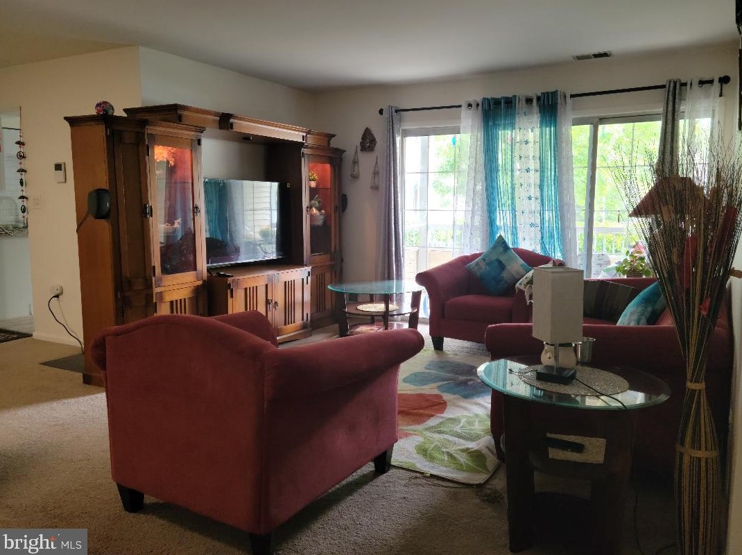 113 Cascade Ct, Princeton NJ  08540-7804 exterior