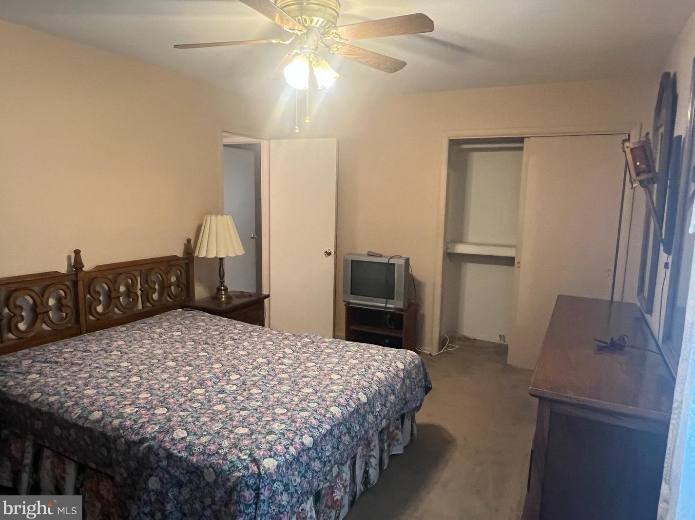 1 Avon Dr, East Windsor NJ 08520-5608 exterior