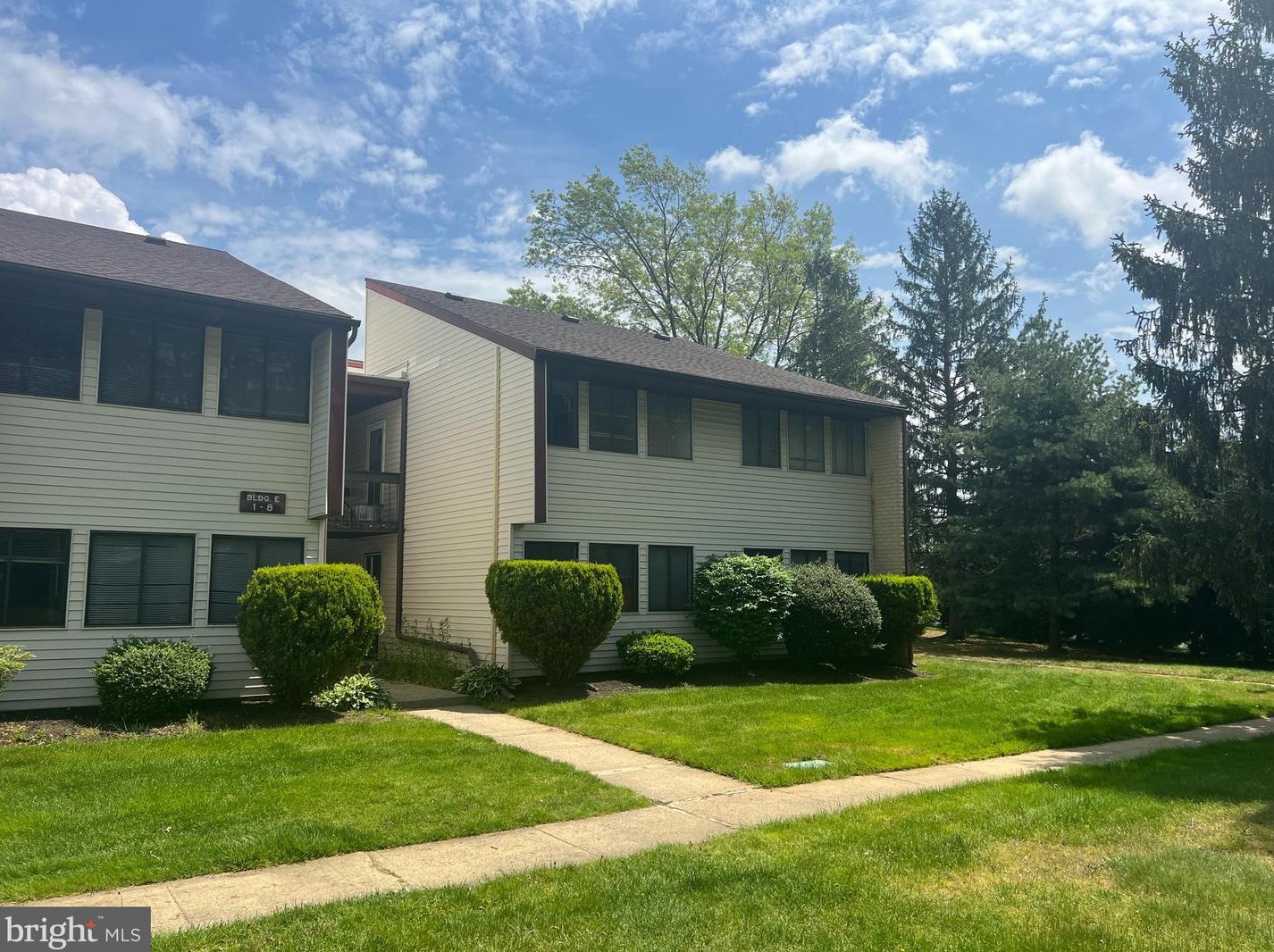 1 E Avon Dr, East Windsor, NJ 08520