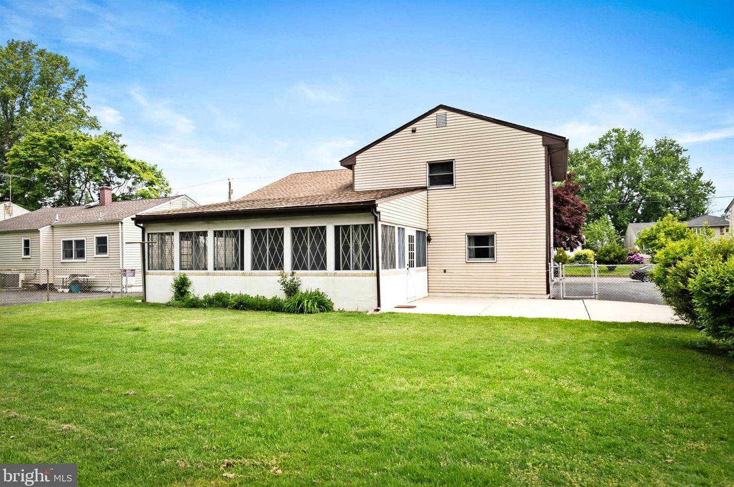 34 Sherbrooke Rd, Trenton NJ 08638-2412 exterior