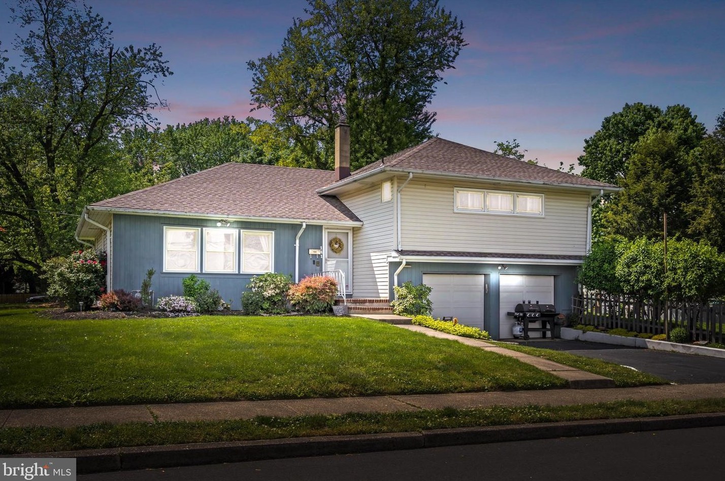 141 Corson Ave, Trenton, NJ 08619-1617
