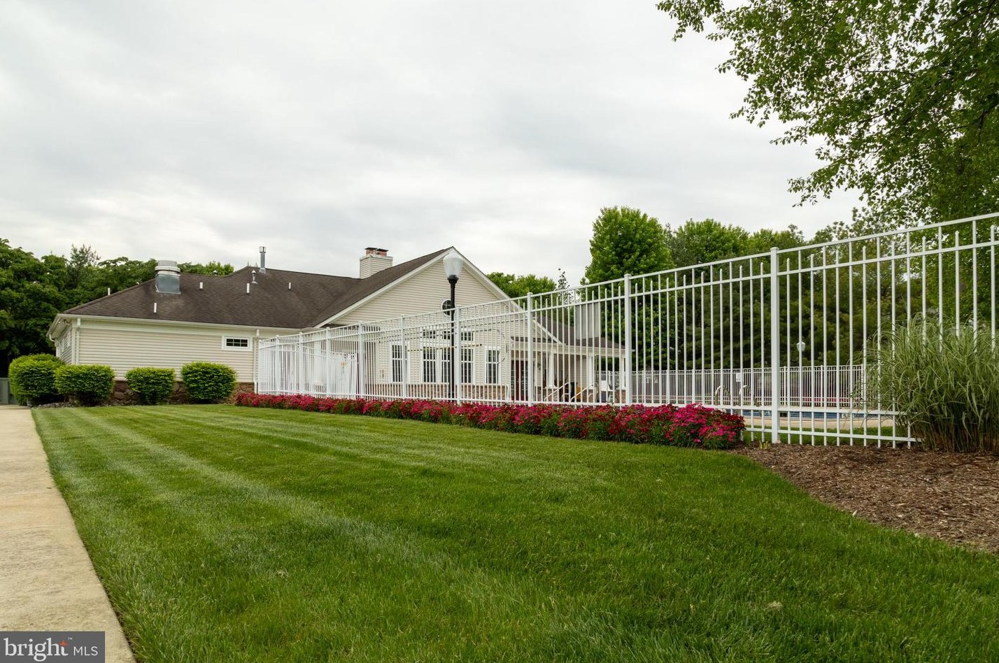 172 Copperfield Dr, Trenton NJ  08648-2583 exterior