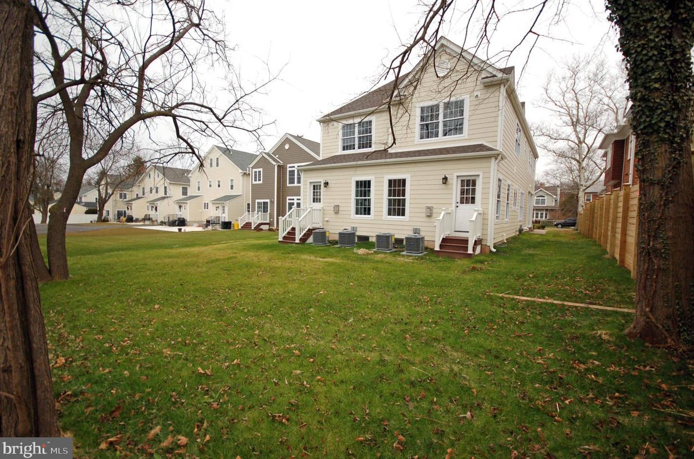 8 Harris Rd, Princeton, NJ 08540