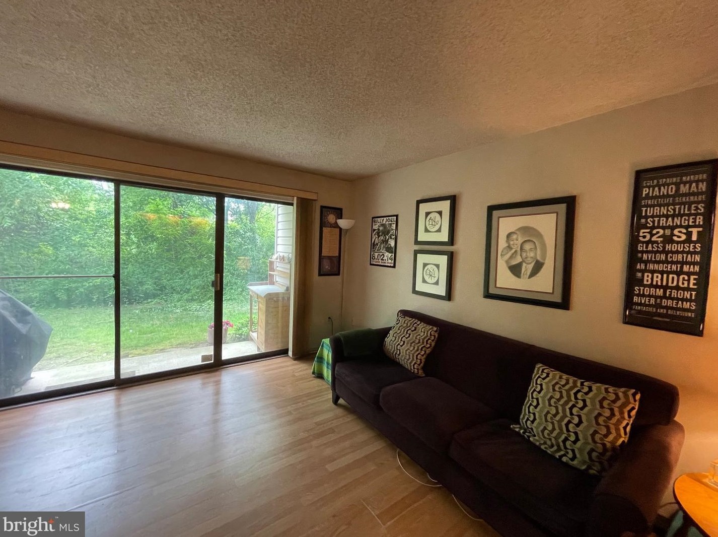 8 Voscek Ct, Trenton, NJ 08648-2644