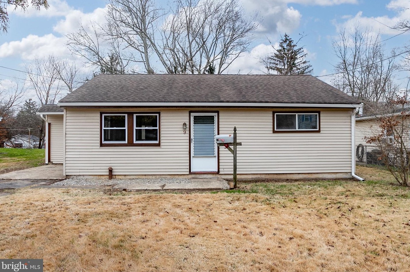 9 Theresa St, Trenton NJ 08618-1529 exterior