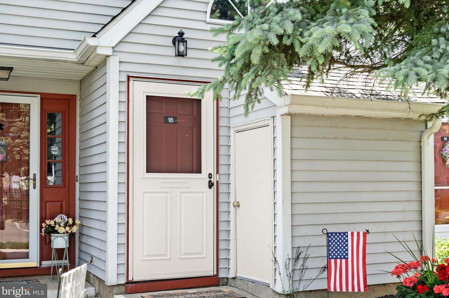 18 Pinewood Dr, Trenton NJ  08690-3346 exterior