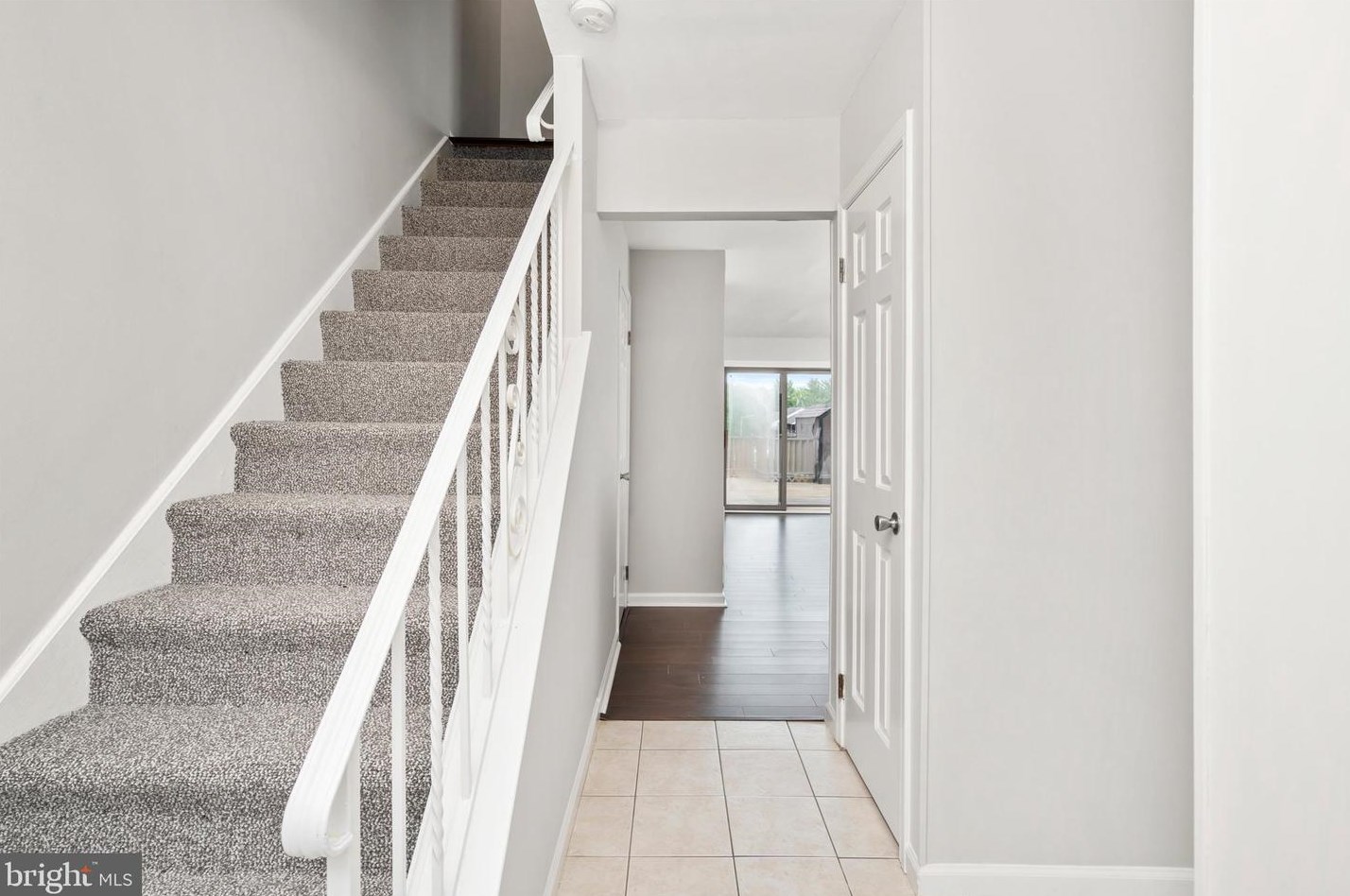 44 Topaz Ln, Trenton NJ 08690-3614 exterior