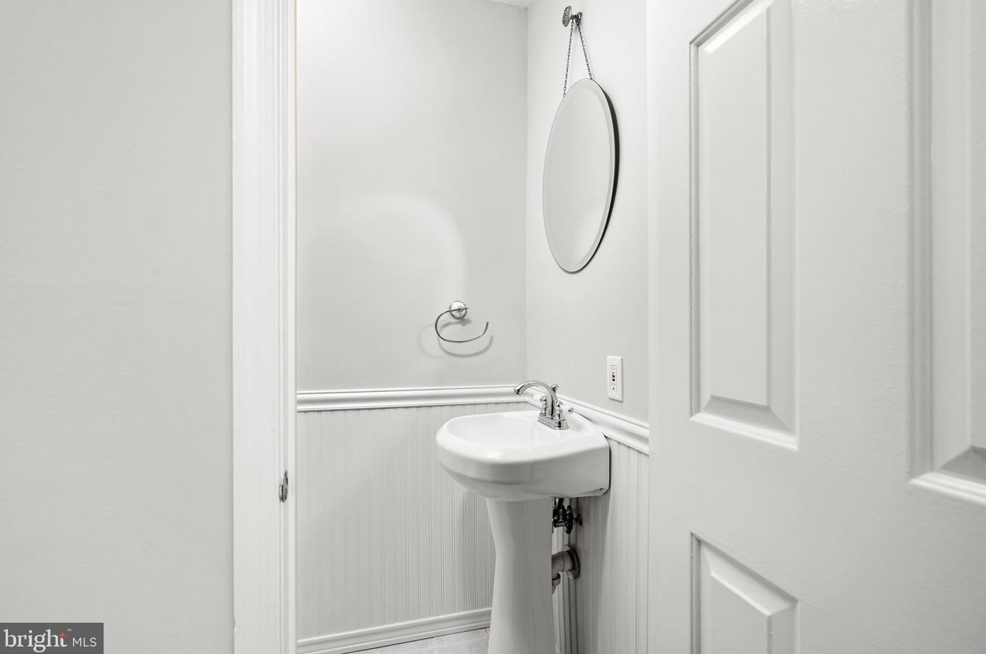 44 Topaz Ln, Trenton NJ 08690-3614 exterior