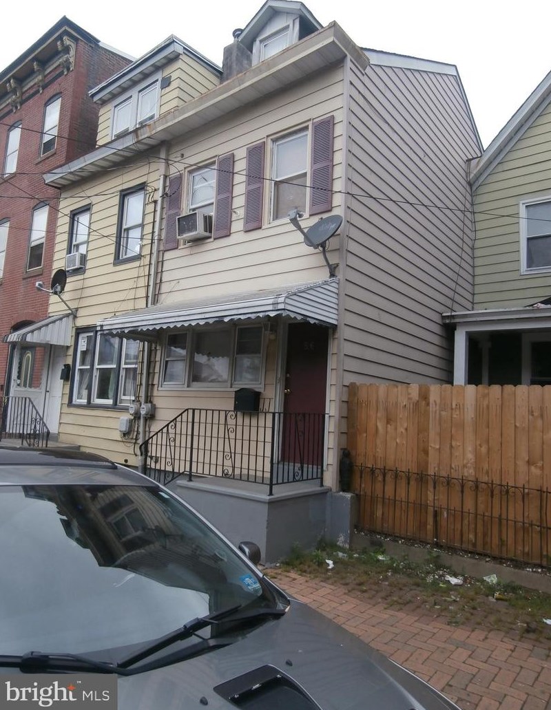 56 Bayard St, Trenton, NJ 08611-1532