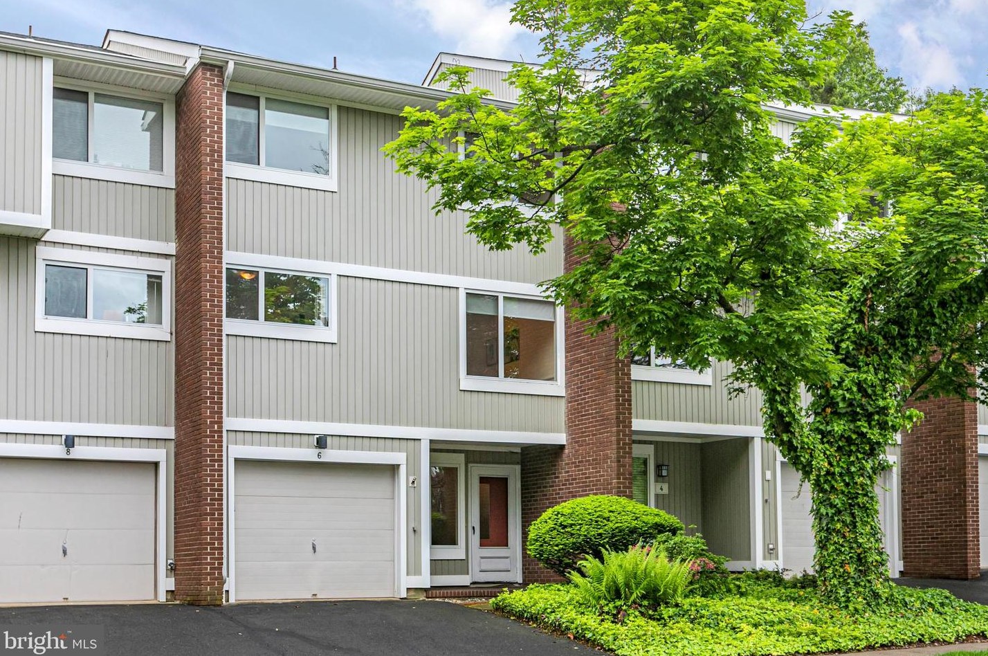 6 Mershon Dr, Princeton, NJ 08540-3928