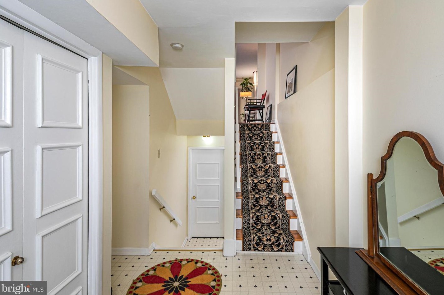 6 Mershon Dr, Princeton NJ 08540-3928 exterior