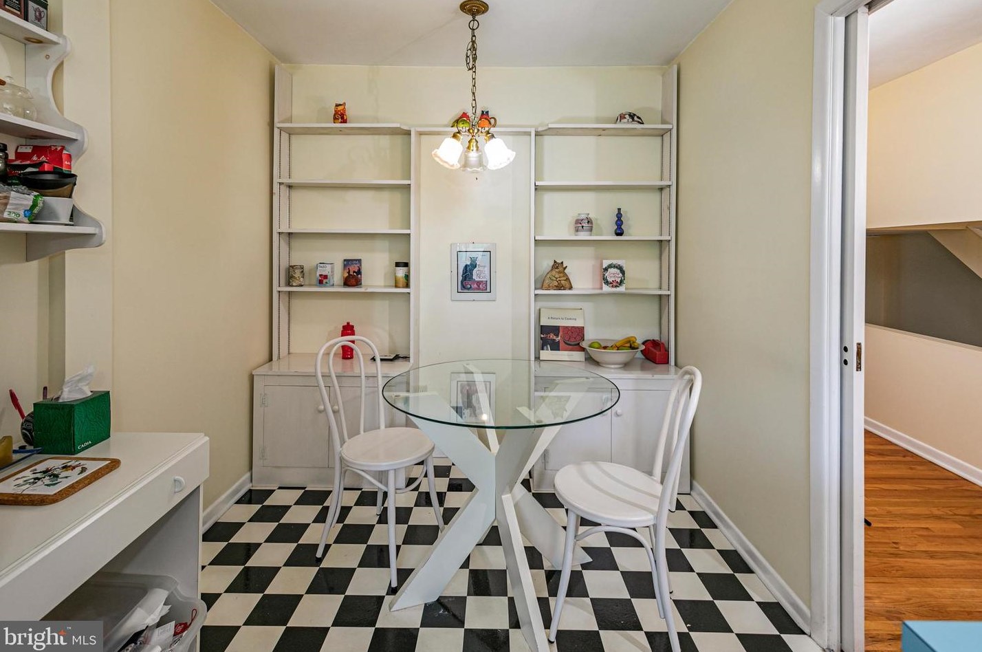 6 Mershon Dr, Princeton NJ 08540-3928 exterior