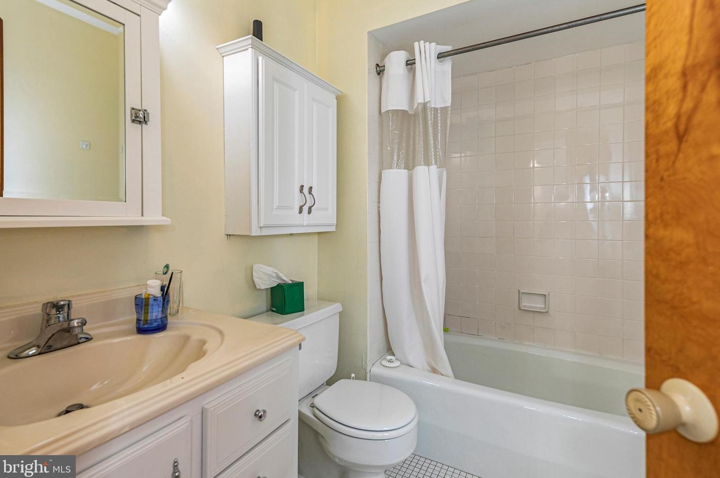 6 Mershon Dr, Princeton NJ 08540-3928 exterior