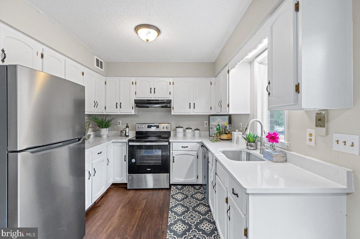 I-1 Shirley Ln, Trenton NJ 08648 exterior