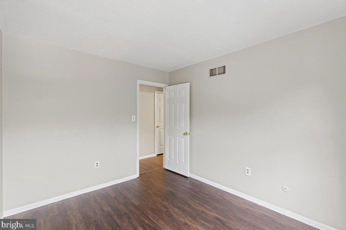 I-1 Shirley Ln, Trenton NJ 08648 exterior