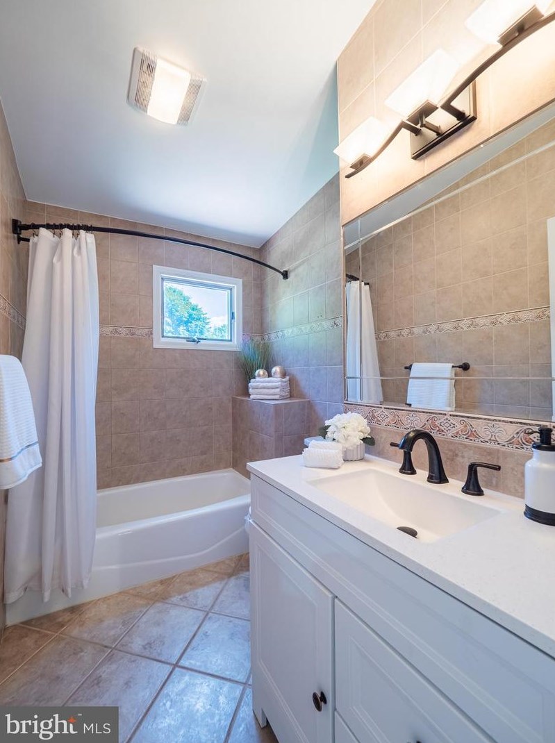 38 Floral Ave, Trenton NJ 08619-1810 exterior