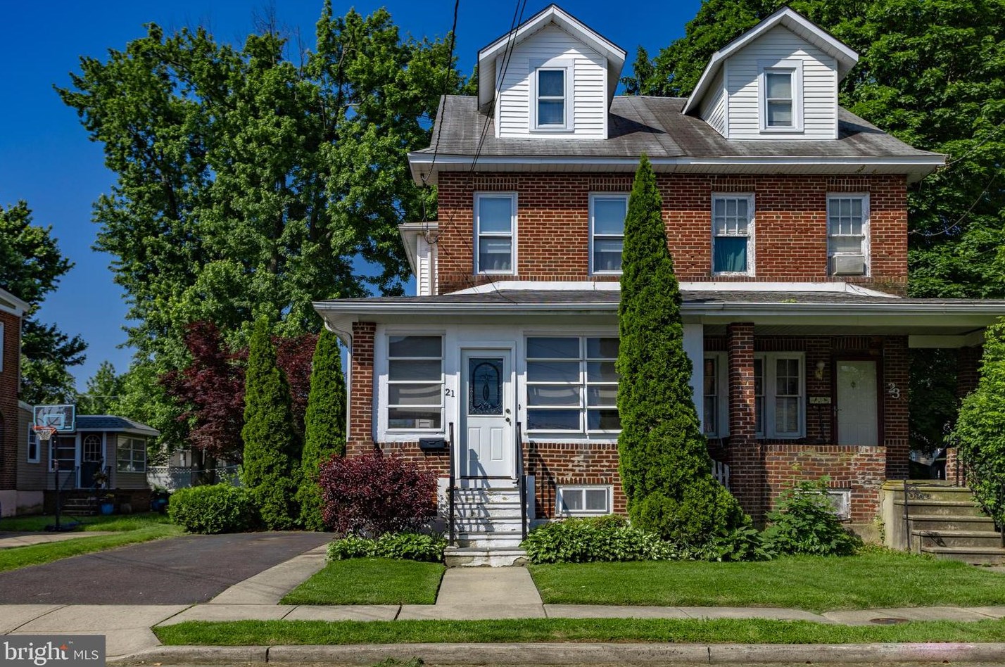 21 Vermont St, Trenton, NJ 08648-4547