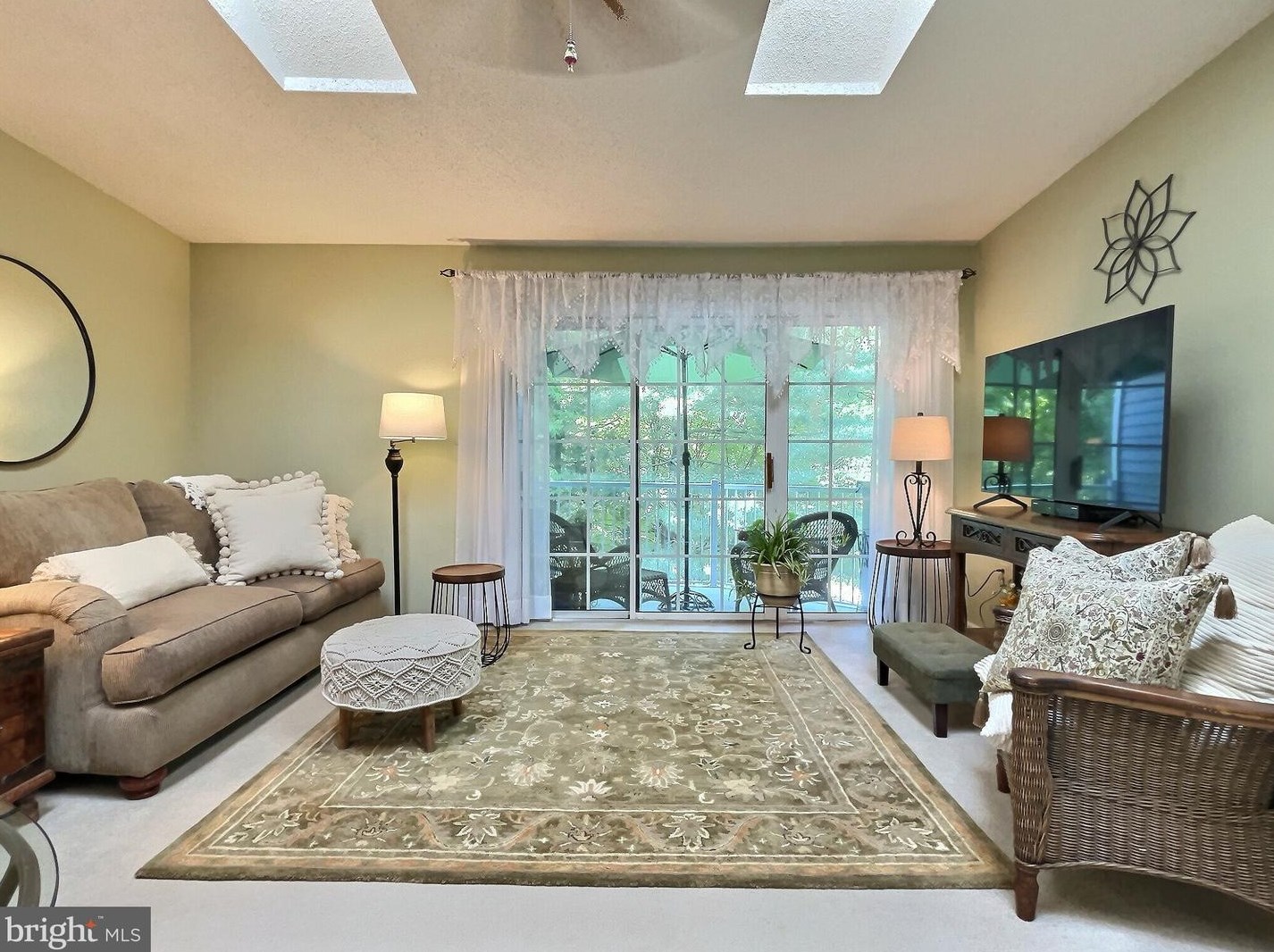 17 Chambord Ct, Trenton, NJ 08619-4702