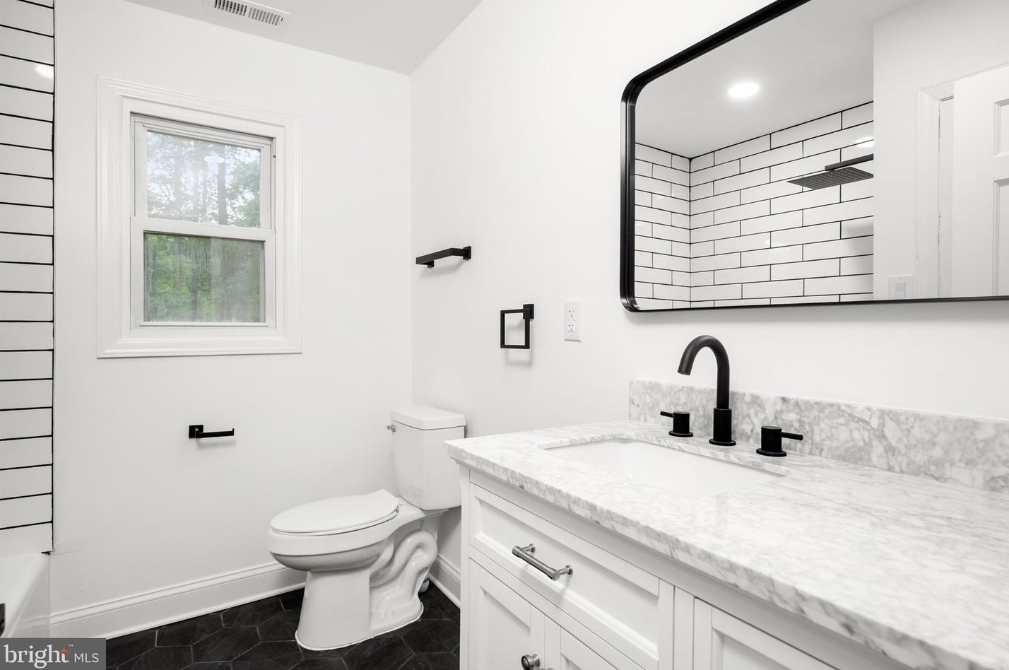 351 Merrick Rd, Trenton NJ  08691-3911 exterior