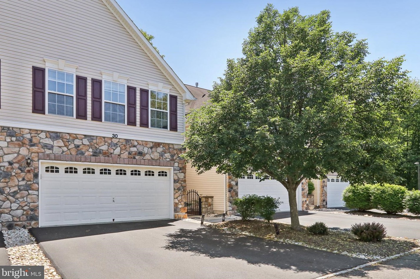 30 Sutton Ct, Pennington, NJ 08534