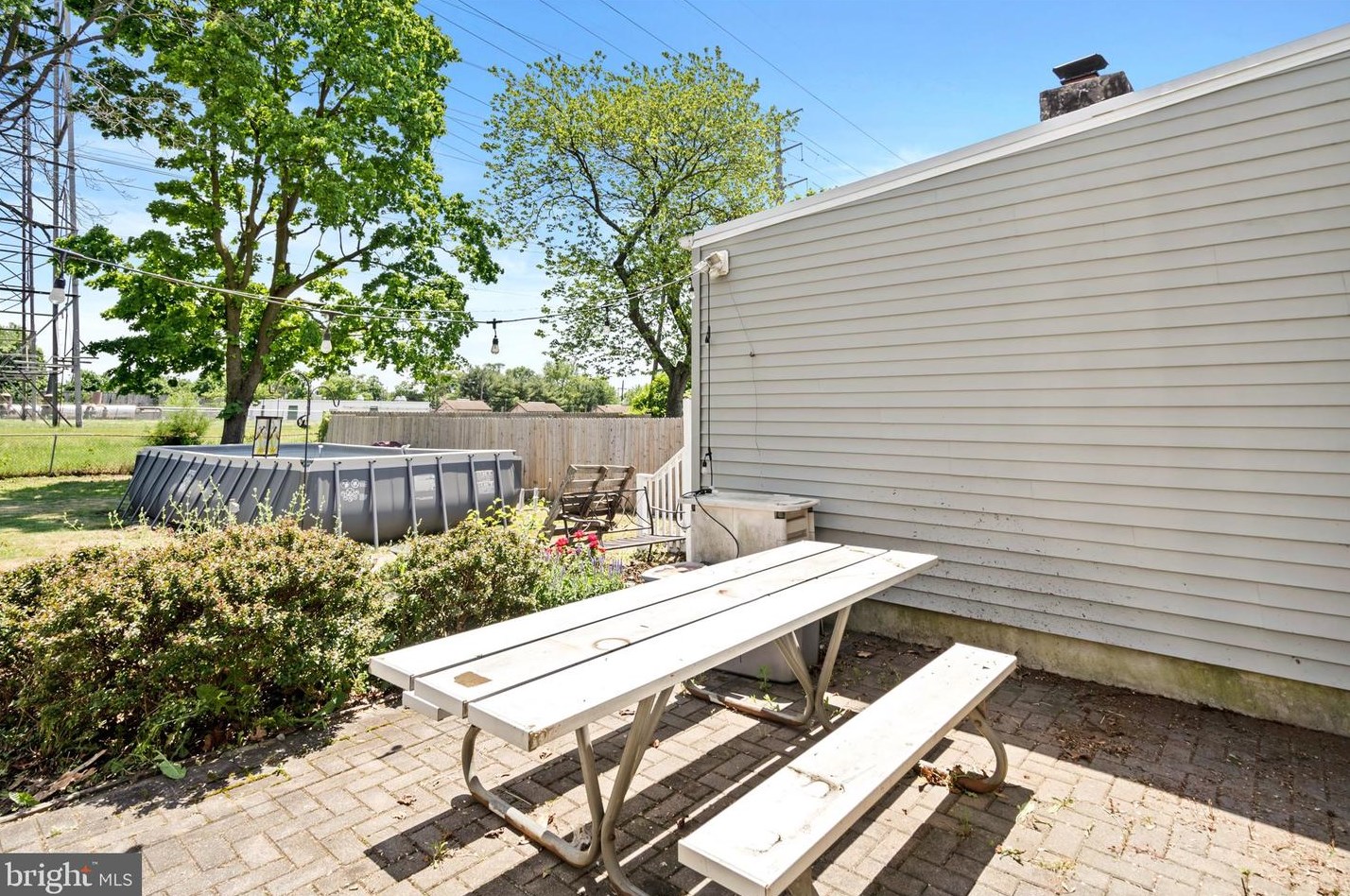 262 Edward Ave, Trenton NJ 08610-3906 exterior