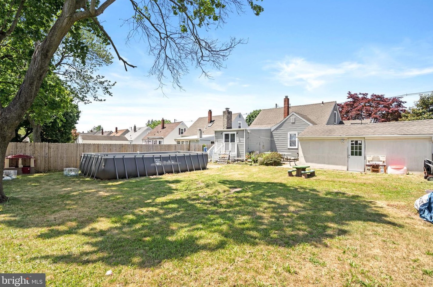 262 Edward Ave, Trenton NJ 08610-3906 exterior