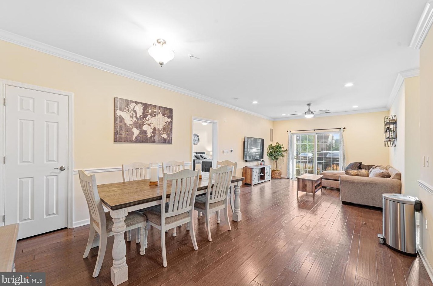 1014 Halifax Pl, Trenton, NJ 08619-2081