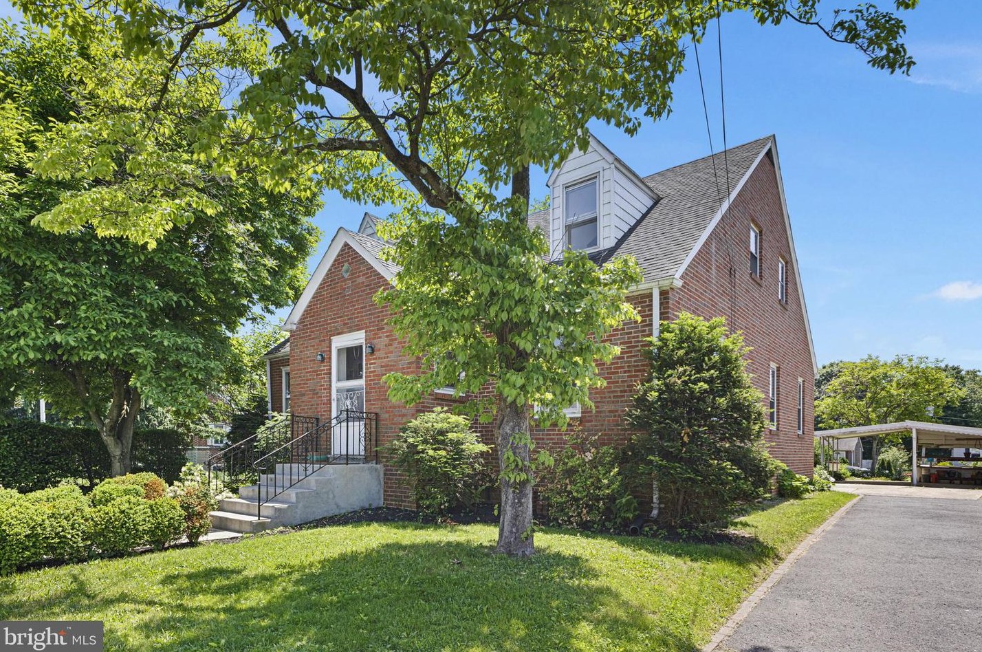 177 Taft Ave, Trenton, NJ 08610-1913