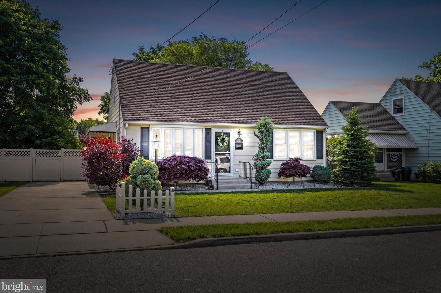 12 Grace Dr, Trenton, NJ 08610-1724
