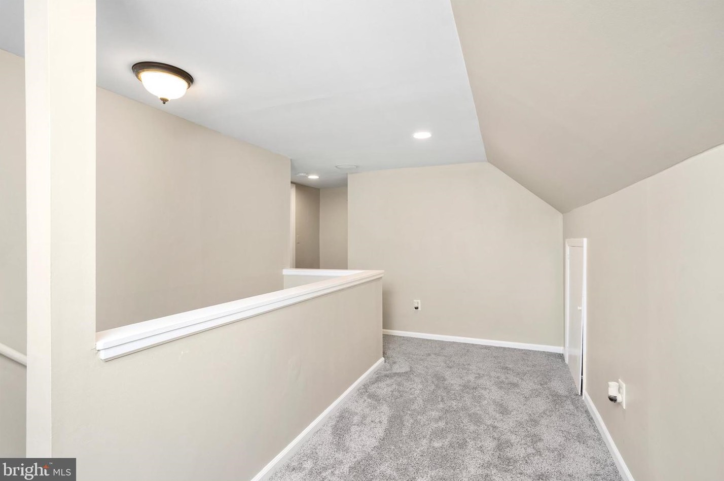 12 Grace Dr, Trenton NJ 08610-1723 exterior