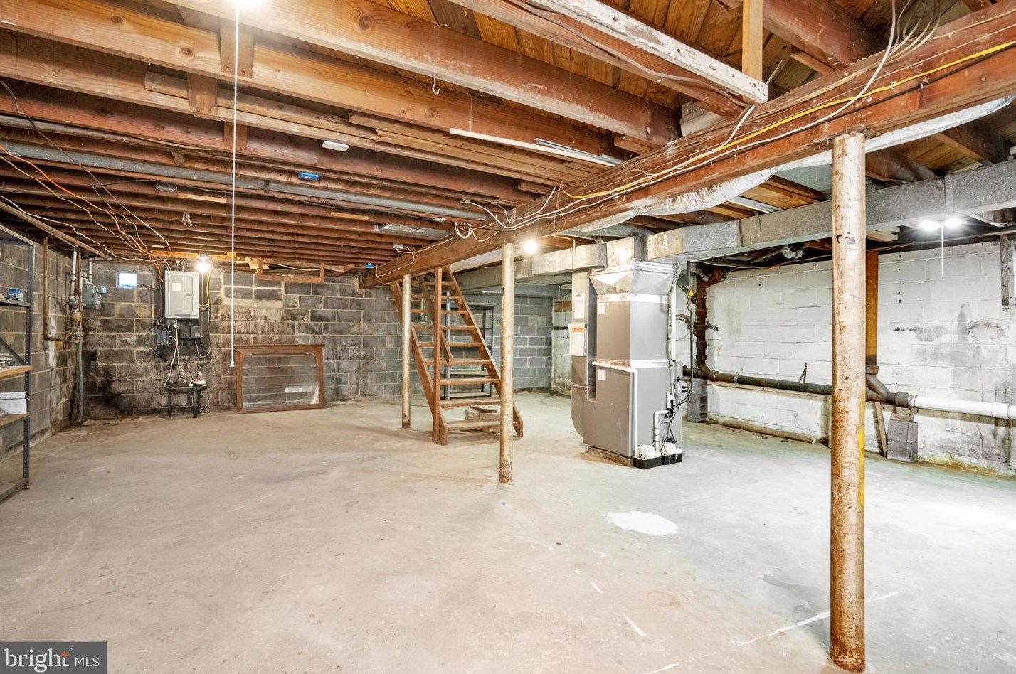 12 Grace Dr, Trenton NJ 08610-1723 exterior