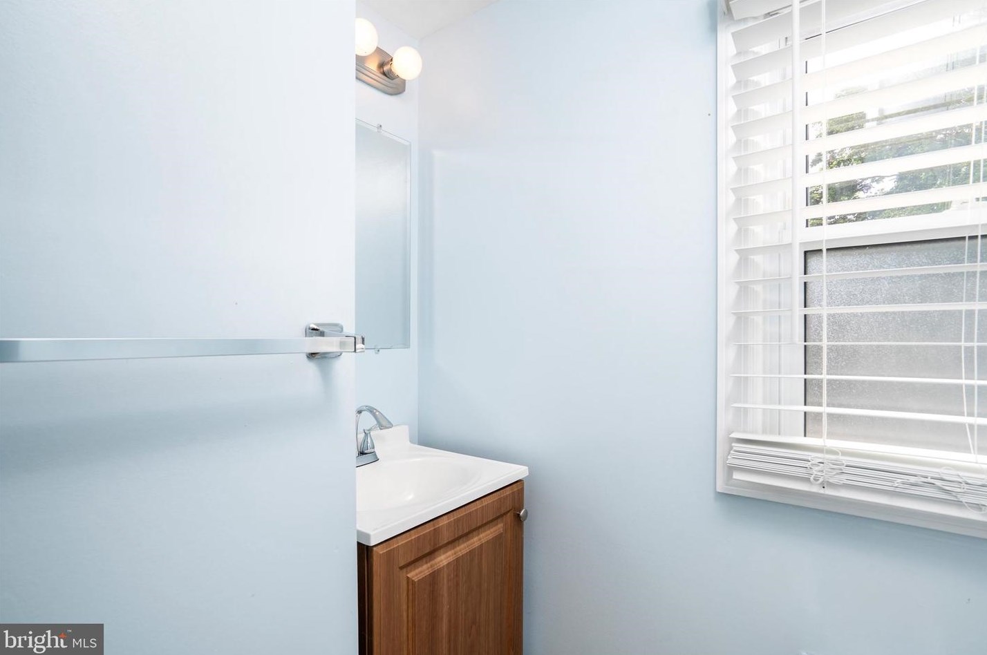 12 Grace Dr, Trenton NJ 08610-1723 exterior