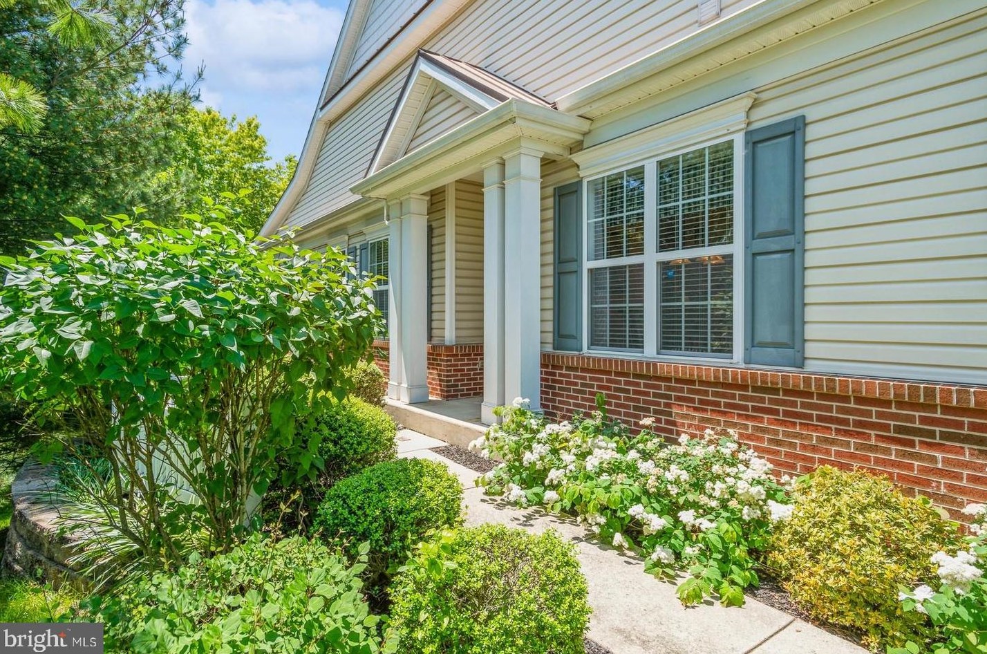 185 Sparrow Dr, Trenton, NJ 08690