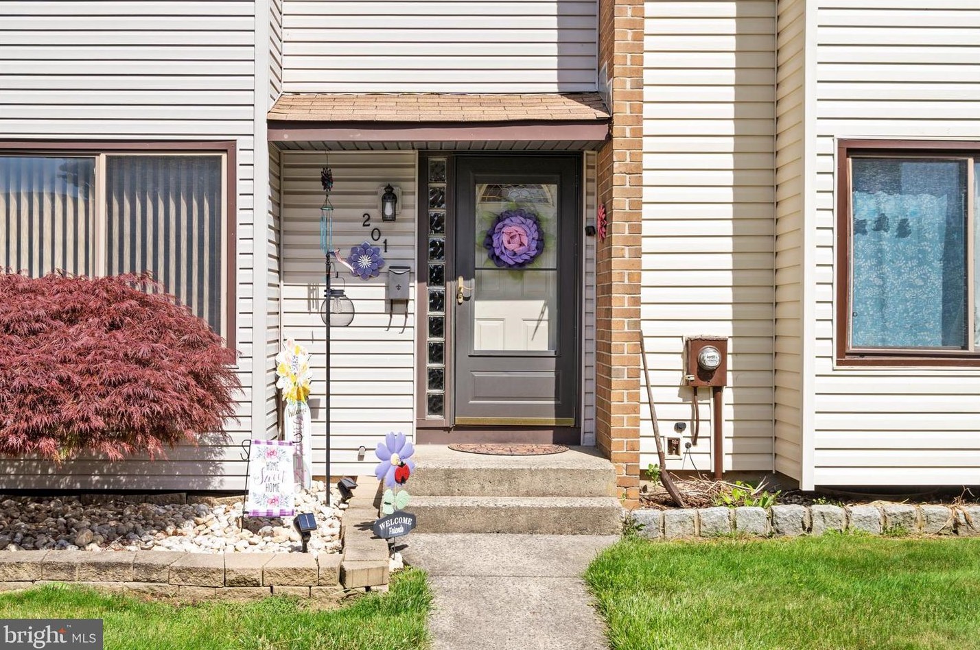 201 Canterbury Ct, East Windsor, NJ 08520