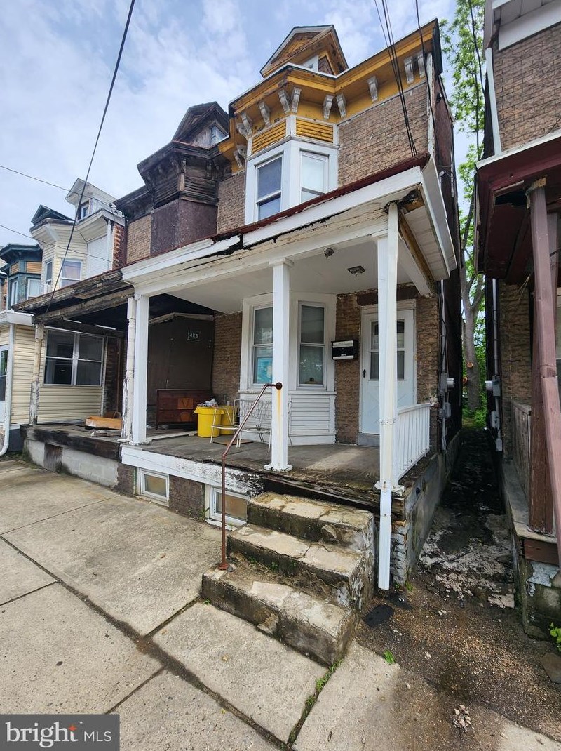 426 Hanover St, Trenton, NJ 08618-4602