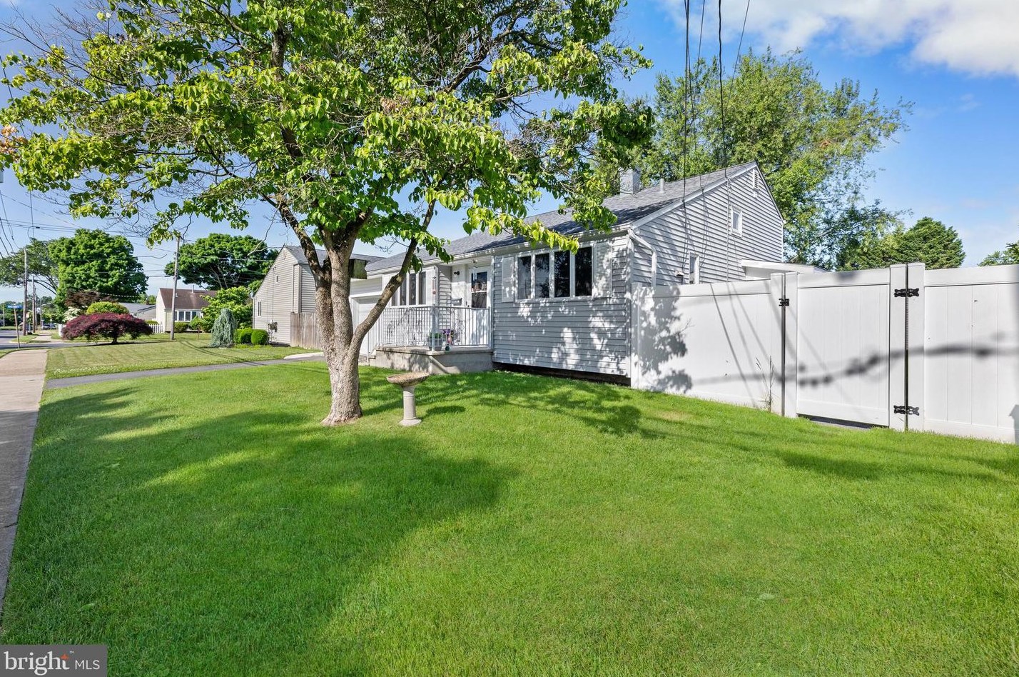 76 Sunnybrae Blvd, Trenton NJ 08620-1559 exterior