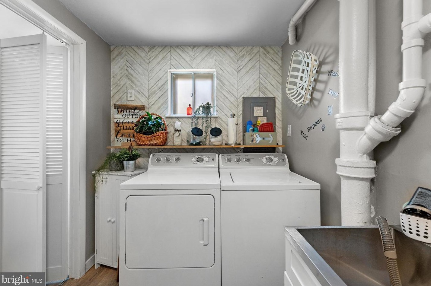 76 Sunnybrae Blvd, Trenton NJ 08620-1559 exterior