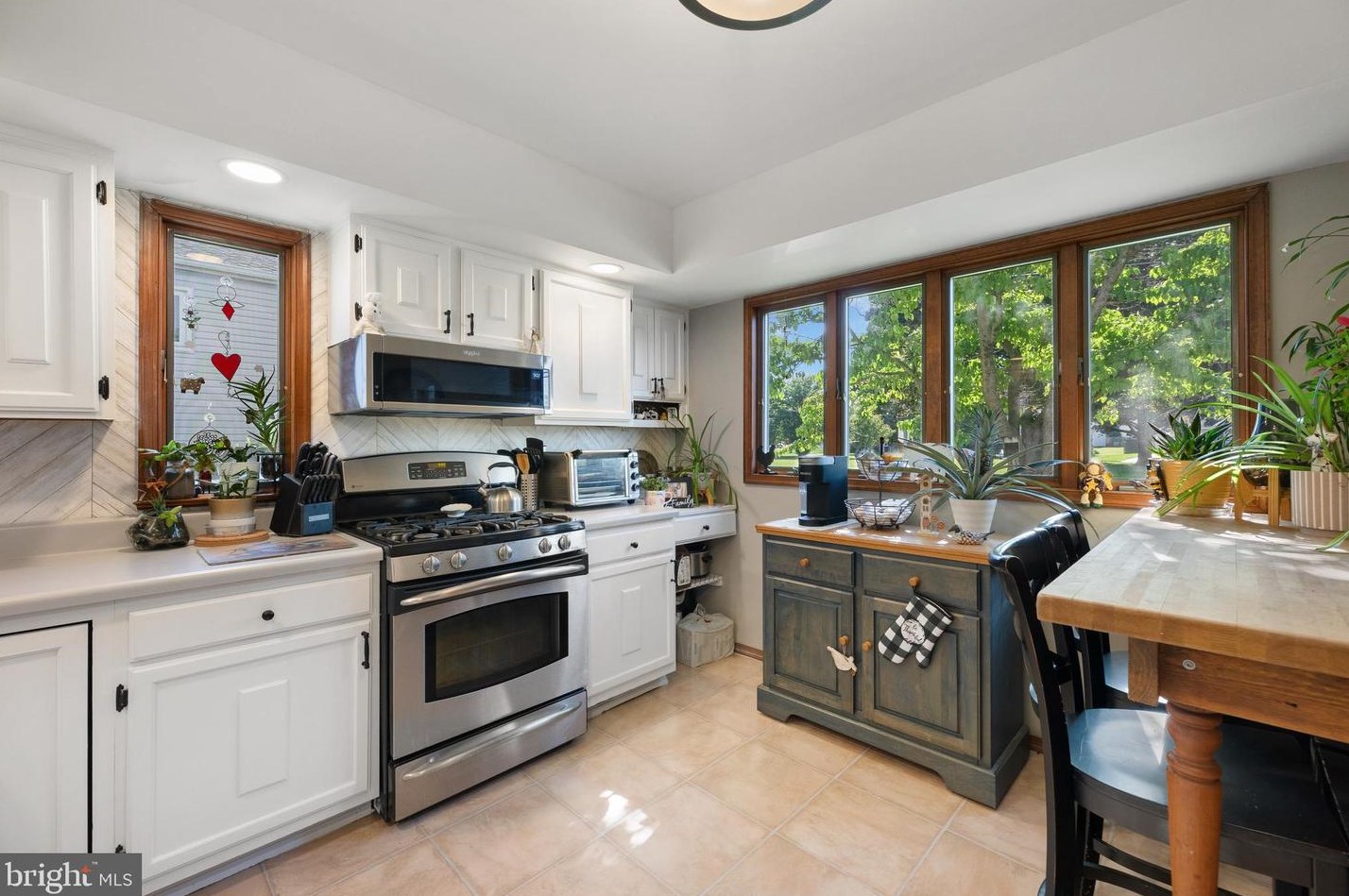 76 Sunnybrae Blvd, Trenton NJ 08620-1559 exterior