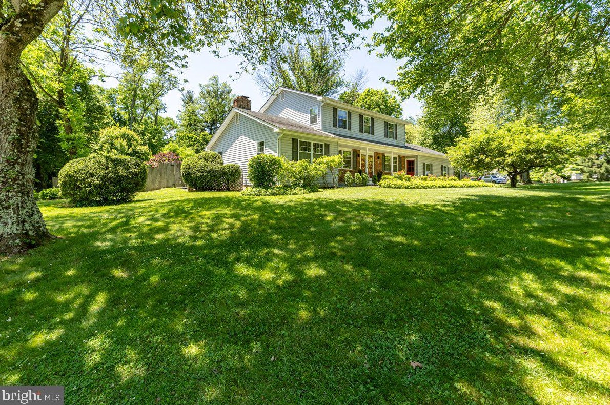 19 Woodlane Rd, Trenton, NJ 08648-1051