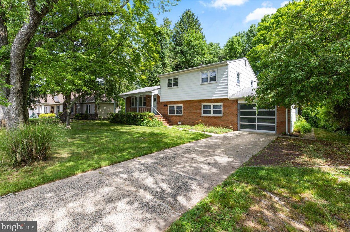 10 Stonicker Dr, Trenton, NJ 08648-3215