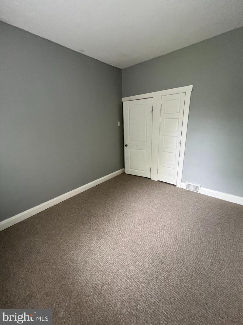 240 Darcy Ave, Trenton NJ 08629-1615 exterior