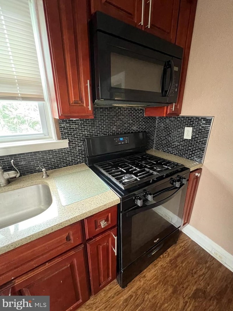 240 Darcy Ave, Trenton NJ 08629-1615 exterior