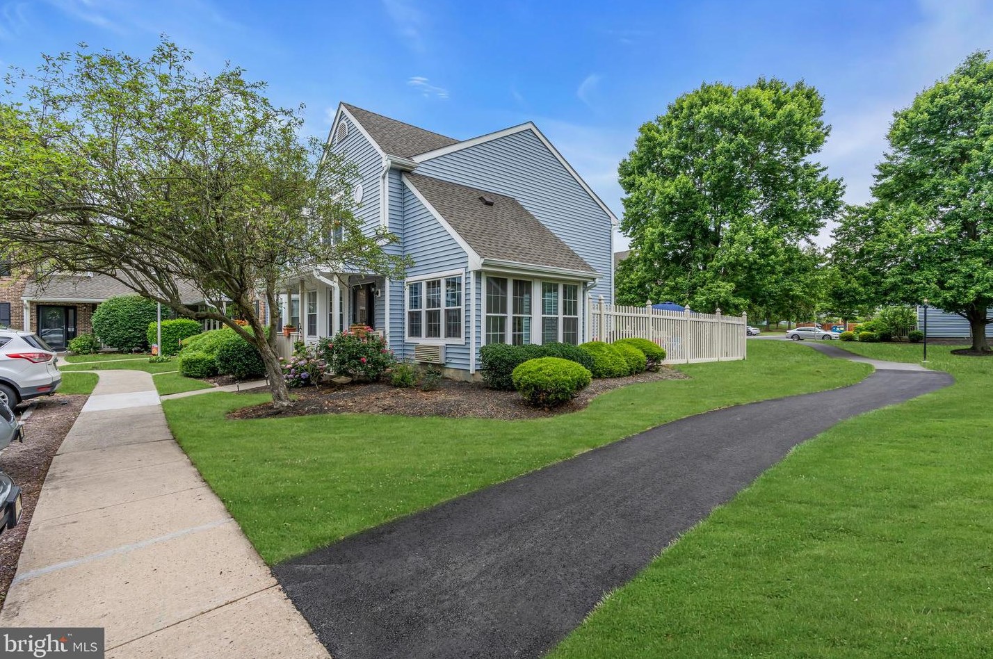 11 Hopkinson Ct, East Windsor NJ 08520-2725 exterior