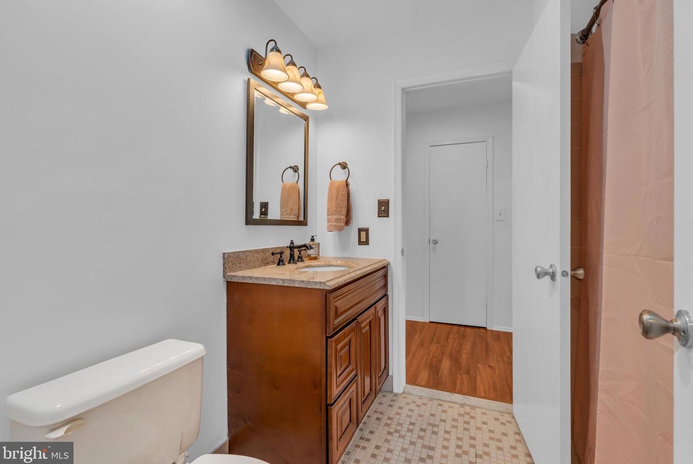 11 Hopkinson Ct, East Windsor NJ 08520-2725 exterior