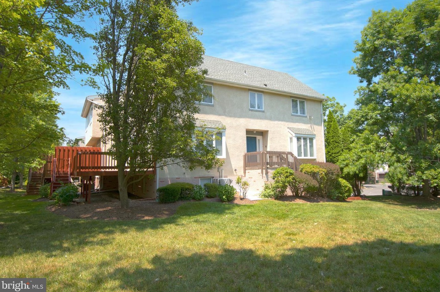 6 Lexington Ct, Princeton, NJ 08540
