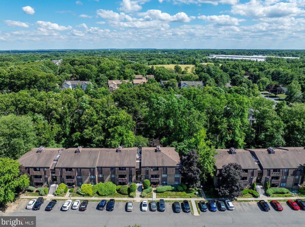 532 Wood Mill Dr, East Windsor, NJ 08512